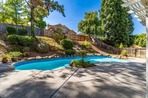 Exterior - 255 Shadowhawk Ct, Vacaville, CA 95688 photo 10 of 21