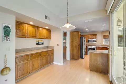 Kitchen - 255 Shadowhawk Ct, Vacaville, CA 95688 photo 3 of 6