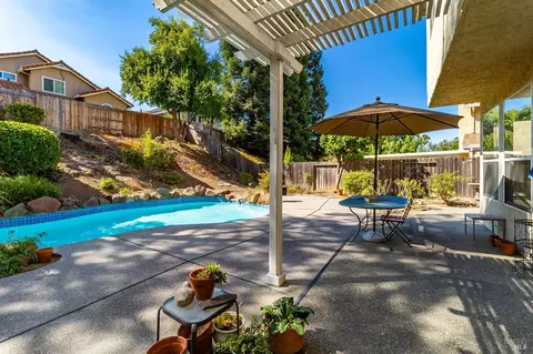 Exterior - 255 Shadowhawk Ct, Vacaville, CA 95688 photo 14 of 21