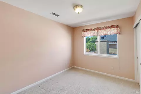 Bedroom - 255 Shadowhawk Ct, Vacaville, CA 95688 photo 3 of 8