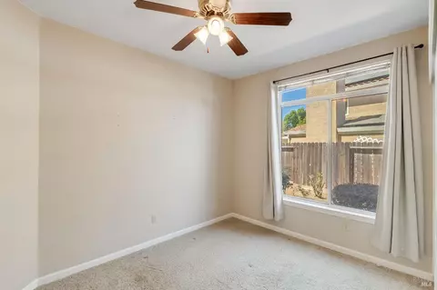Bedroom - 255 Shadowhawk Ct, Vacaville, CA 95688 photo 2 of 8