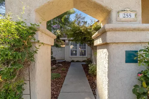 Exterior - 255 Shadowhawk Ct, Vacaville, CA 95688 photo 6 of 21