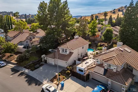 View/Area - 255 Shadowhawk Ct, Vacaville, CA 95688 photo 4 of 11