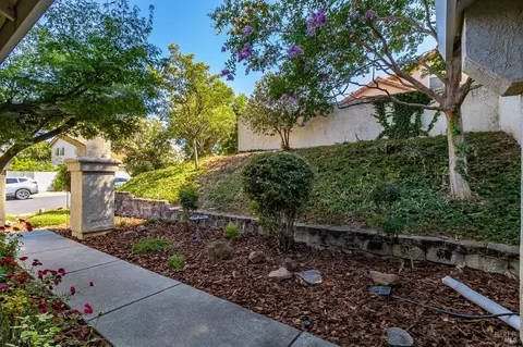 Exterior - 255 Shadowhawk Ct, Vacaville, CA 95688 photo 8 of 21