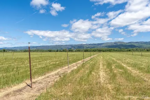 3525 Taylor Dr, Ukiah, CA 95482 photo 12