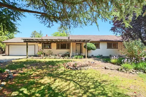 2302 Curtis Dr, Penngrove, CA 94951