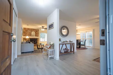 Entry Way - 100 Pima Ct, Vacaville, CA 95688 photo 1 of 1
