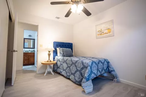 Bedroom - 100 Pima Ct, Vacaville, CA 95688 photo 3 of 6