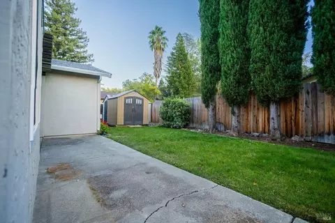 Exterior - 100 Pima Ct, Vacaville, CA 95688 photo 8 of 11