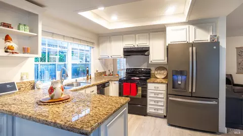 Kitchen - 100 Pima Ct, Vacaville, CA 95688 photo 2 of 3
