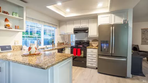 Kitchen - 100 Pima Ct, Vacaville, CA 95688 photo 3 of 3