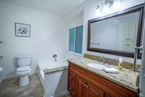 Bath - 100 Pima Ct, Vacaville, CA 95688 photo 2 of 3