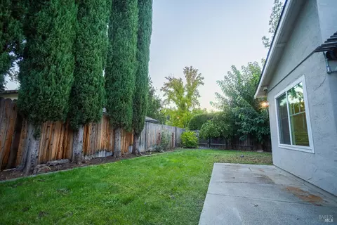 Exterior - 100 Pima Ct, Vacaville, CA 95688 photo 10 of 11