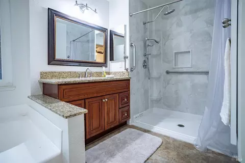Bath - 100 Pima Ct, Vacaville, CA 95688 photo 1 of 3