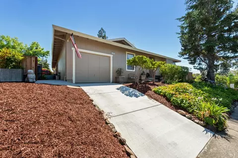 695 Montclair Dr, Santa Rosa, CA 95409