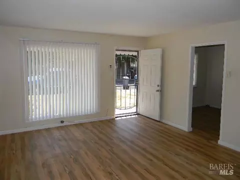 Living - 1019 Thelma Ave, Vallejo, CA 94591 photo 3 of 3