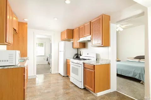 Kitchen - 193 Sky Oaks Dr, Angwin, CA 94508 photo 7 of 7