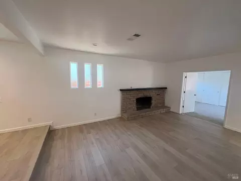 Living - 313 Lily St, Fairfield, CA 94533 photo 7 of 7