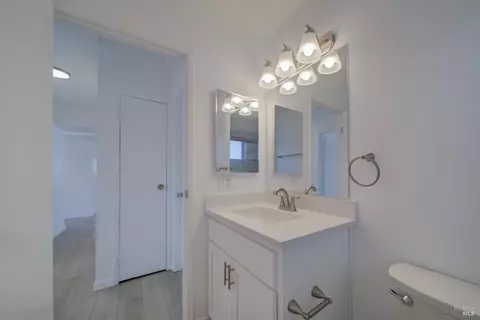 Bath - 313 Lily St, Fairfield, CA 94533 photo 2 of 4