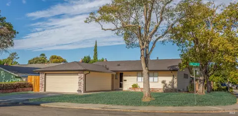Exterior - 313 Lily St, Fairfield, CA 94533 photo 2 of 19