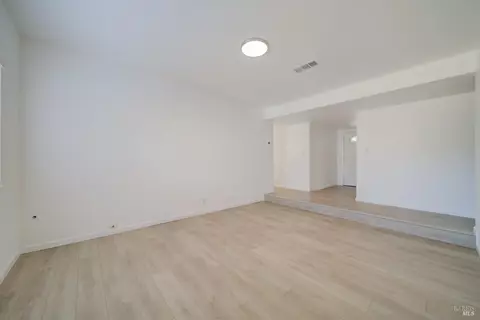 Living - 313 Lily St, Fairfield, CA 94533 photo 4 of 7