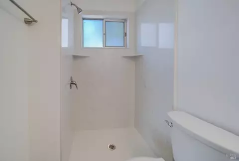 Bath - 313 Lily St, Fairfield, CA 94533 photo 3 of 4