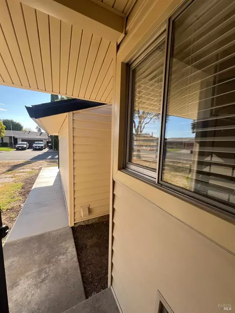 Exterior - 313 Lily St, Fairfield, CA 94533 photo 6 of 19