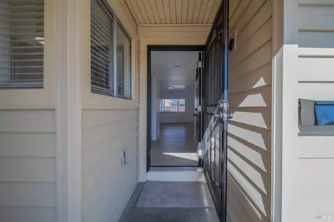 Entry Way - 313 Lily St, Fairfield, CA 94533 photo 2 of 3