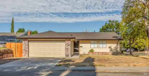 Exterior - 313 Lily St, Fairfield, CA 94533 photo 4 of 19