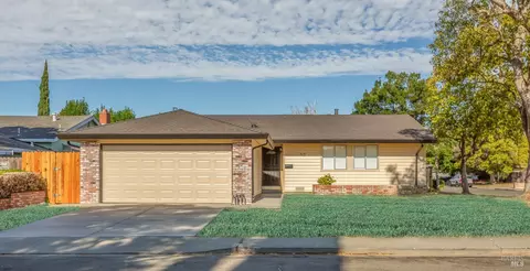 Exterior - 313 Lily St, Fairfield, CA 94533 photo 5 of 19