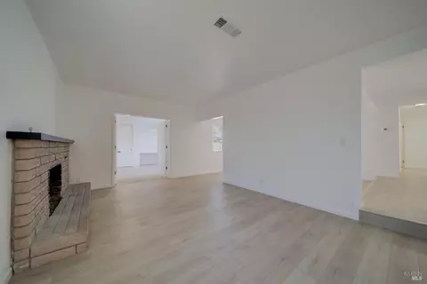 Living - 313 Lily St, Fairfield, CA 94533 photo 6 of 7