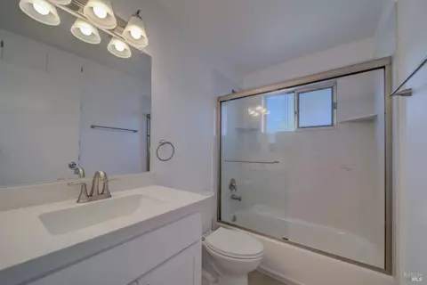 Bath - 313 Lily St, Fairfield, CA 94533 photo 1 of 4