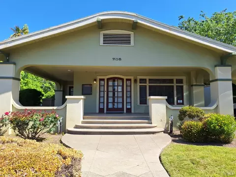 705 College Ave, Santa Rosa, CA 95404
