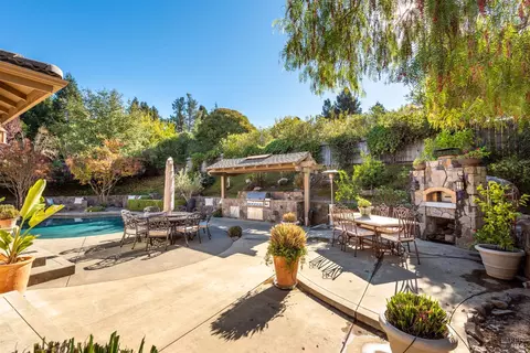 3200 Twin Oaks Dr, Napa, CA 94558