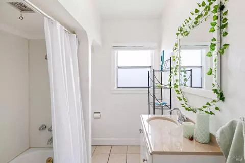 Bath - 1702 Georgia St, Vallejo, CA 94590 photo 3 of 5