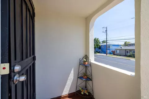 Exterior - 1702 Georgia St, Vallejo, CA 94590 photo 6 of 17