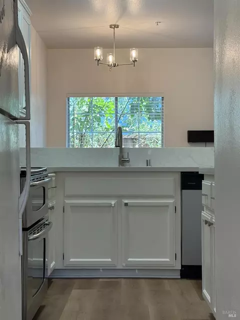 102 Manchester Dr, Fairfield, CA 94533