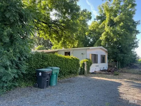341 Norgard Ln, Ukiah, CA 95482 photo 2