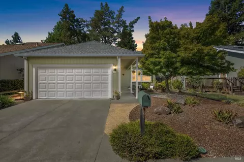 1736 Arroyo Sierra Cir, Santa Rosa, CA 95405