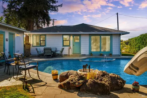 5111 Todd Rd, Sebastopol, CA 95472