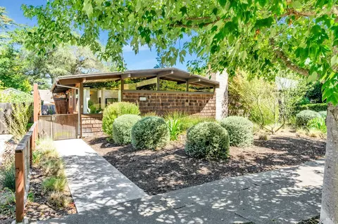 1016 St Helena Ave, Santa Rosa, CA 95404