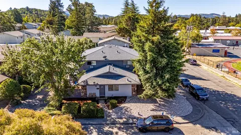 5020 Roma St, Santa Rosa, CA 95409