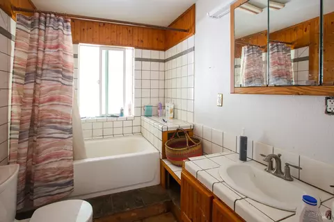 Bath - 18500 Shafer Ranch Rd, Willits, CA 95490 photo 1 of 1