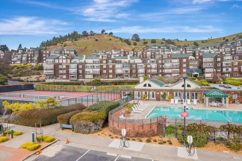 1300 Quarry Ct #213, Richmond, CA 94801