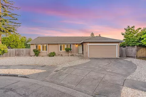 2314 Cassidy Ct E, Santa Rosa, CA 95403