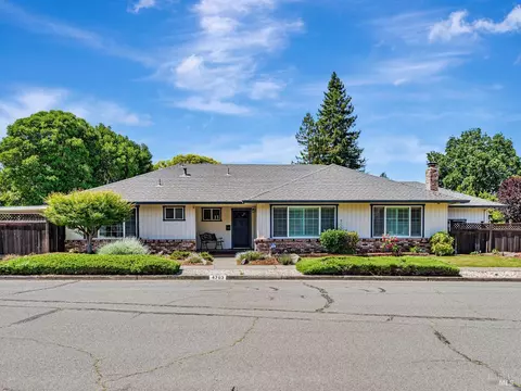 4793 Glencannon St, Santa Rosa, CA 95405