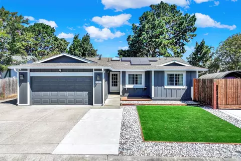 680 Silver Lake Dr, Fairfield, CA 94534