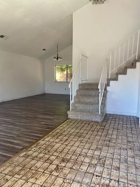 121 Kim Ct, Vallejo, CA 94591 photo 4
