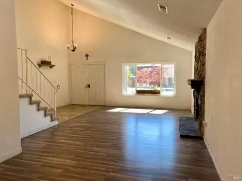 121 Kim Ct, Vallejo, CA 94591 photo 3