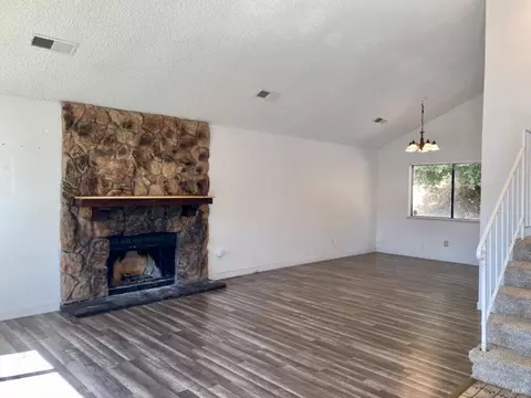 121 Kim Ct, Vallejo, CA 94591 photo 2